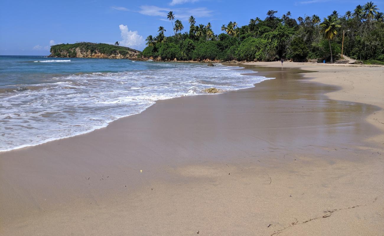 Фото Balneario Cerro Gordo с светлый песок поверхностью