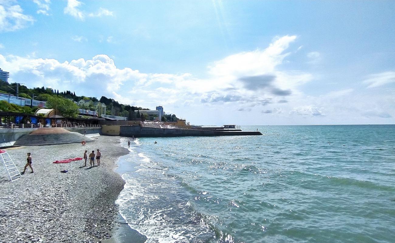 Фото Yacht club beach с серая галька поверхностью