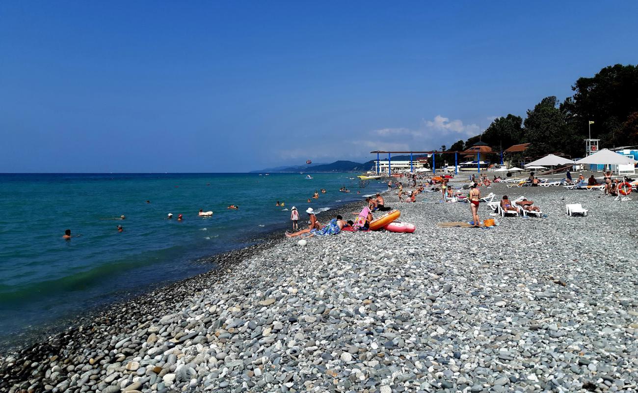 Фото Loo beach с серая галька поверхностью