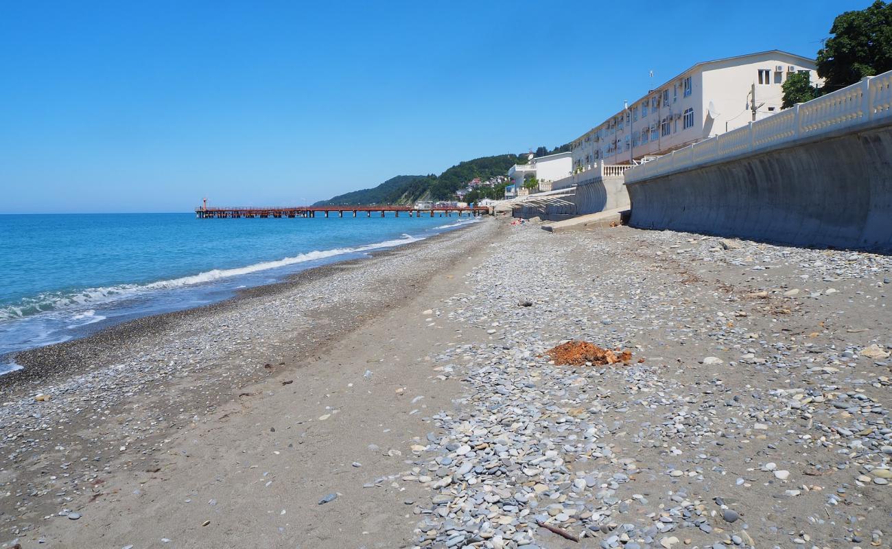 Фото Loo beach II с серая галька поверхностью