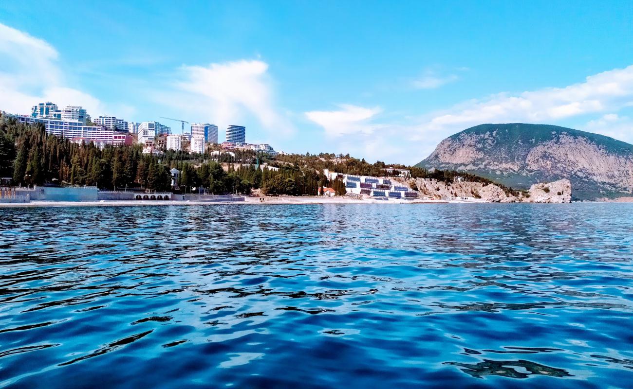 Фото Gurzuf beach II с серая чистая галька поверхностью