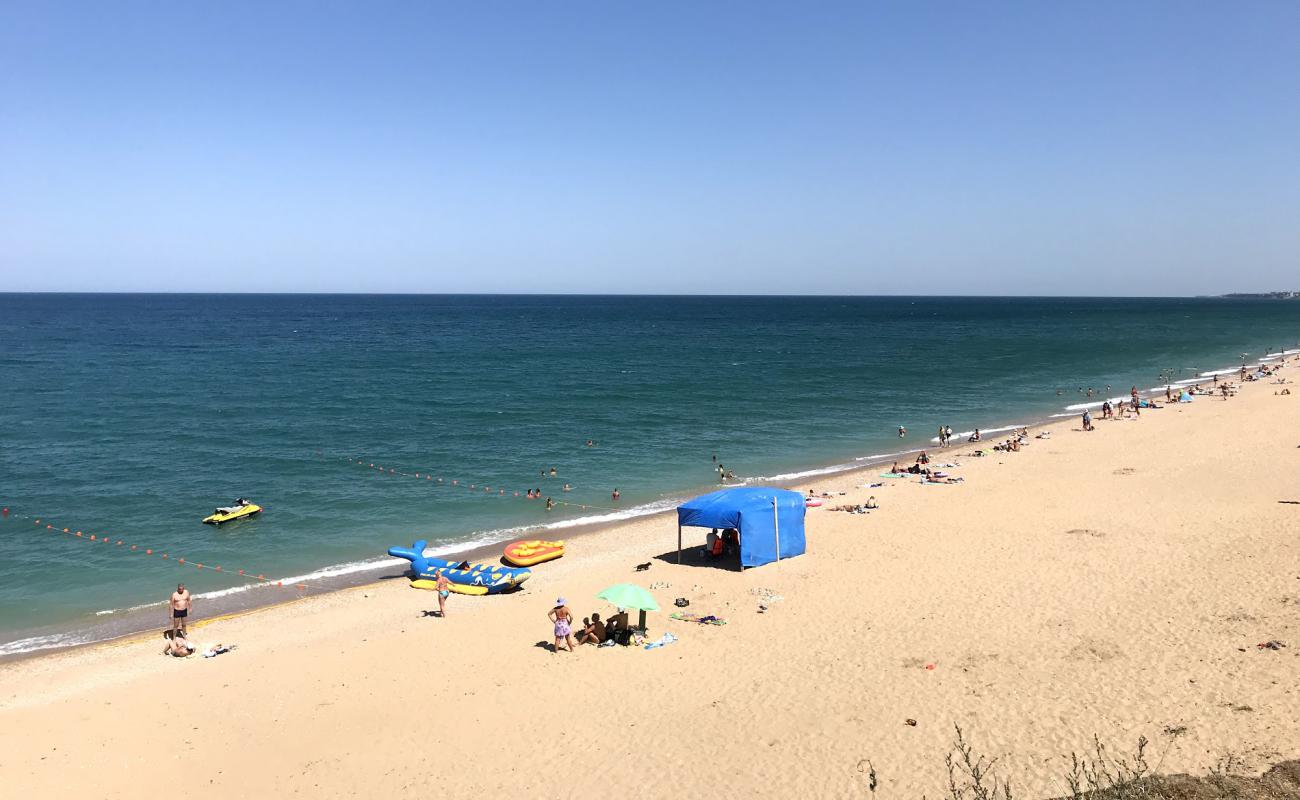 Фото Lyubimovka beach с светлый песок поверхностью