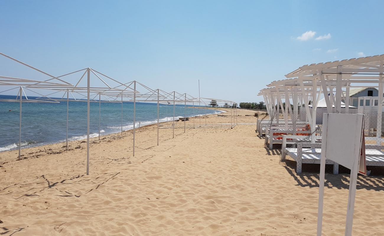 Фото Zaozernoe beach с светлый песок поверхностью