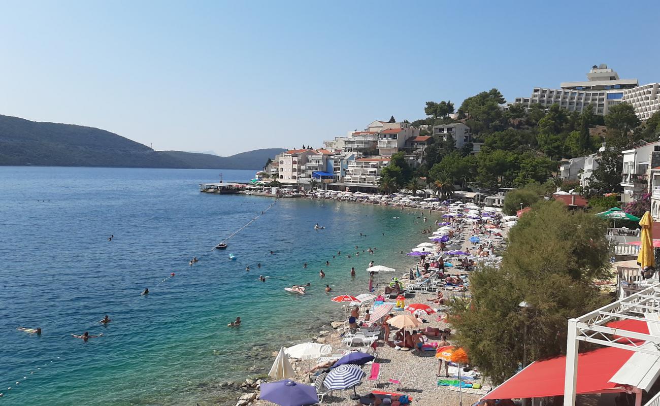 Фото Neum beach II с светлая галька поверхностью