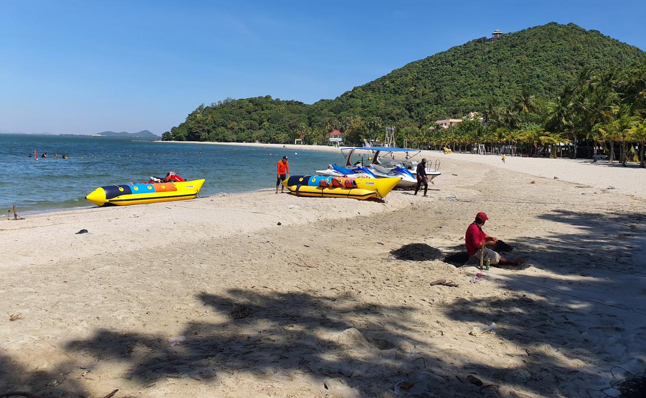 Фото Mui Nai Beach с светлый песок поверхностью