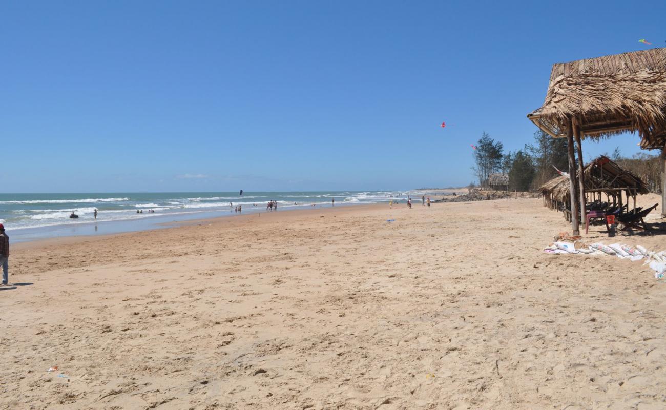 Фото Tram Lake Beach с светлый песок поверхностью