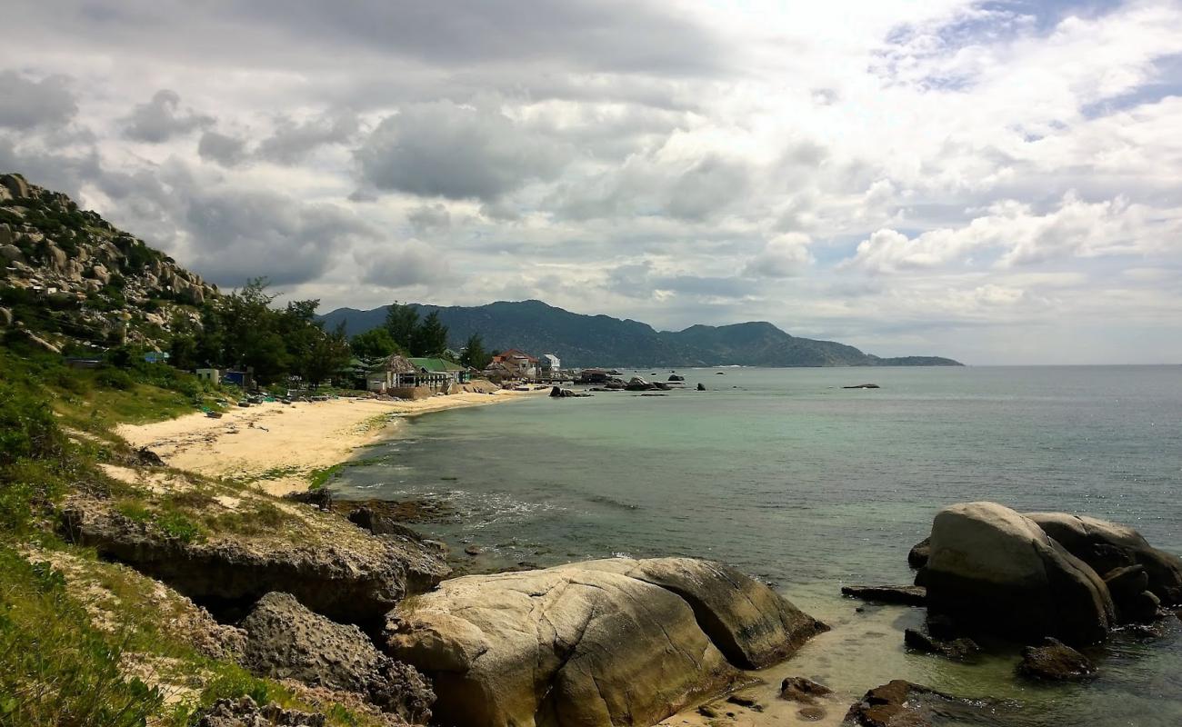 Фото Ninh Phuoc Beach с светлый песок поверхностью