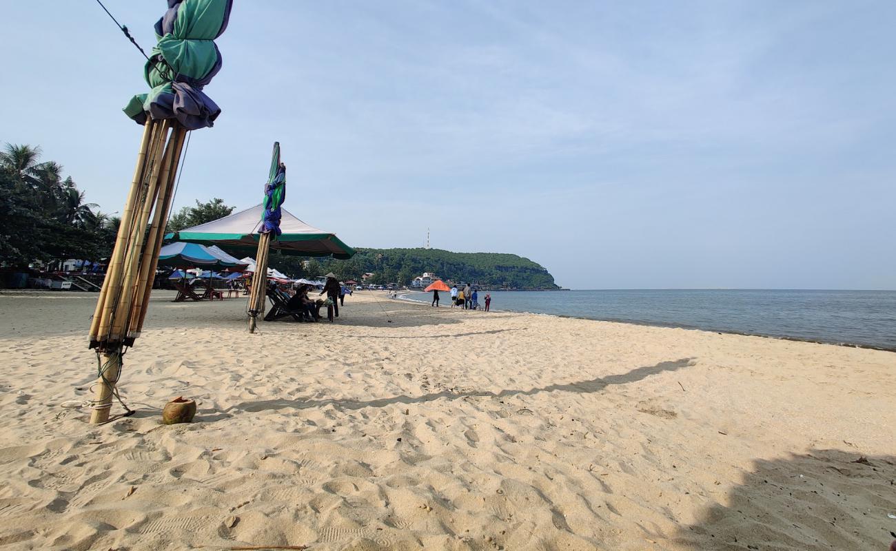 Фото Do Son Beach с светлый песок поверхностью