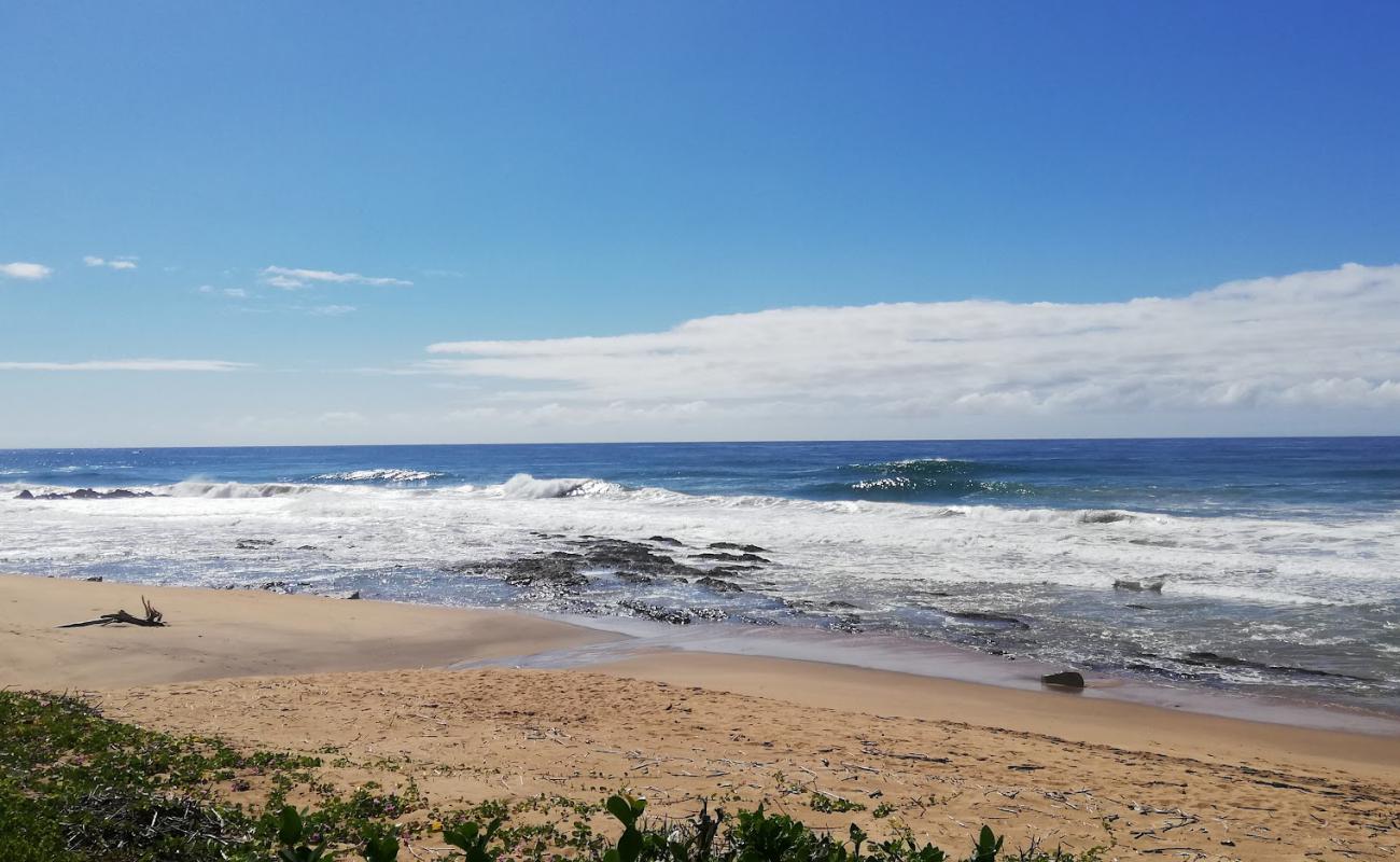 Фото Hibberdene beach с светлый песок поверхностью