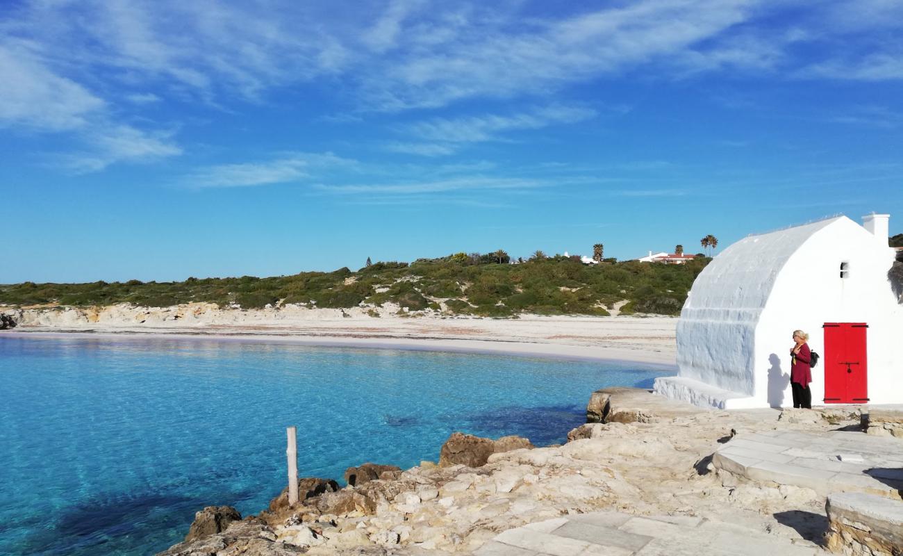 Фото Cala Binibeca с золотистый песок поверхностью