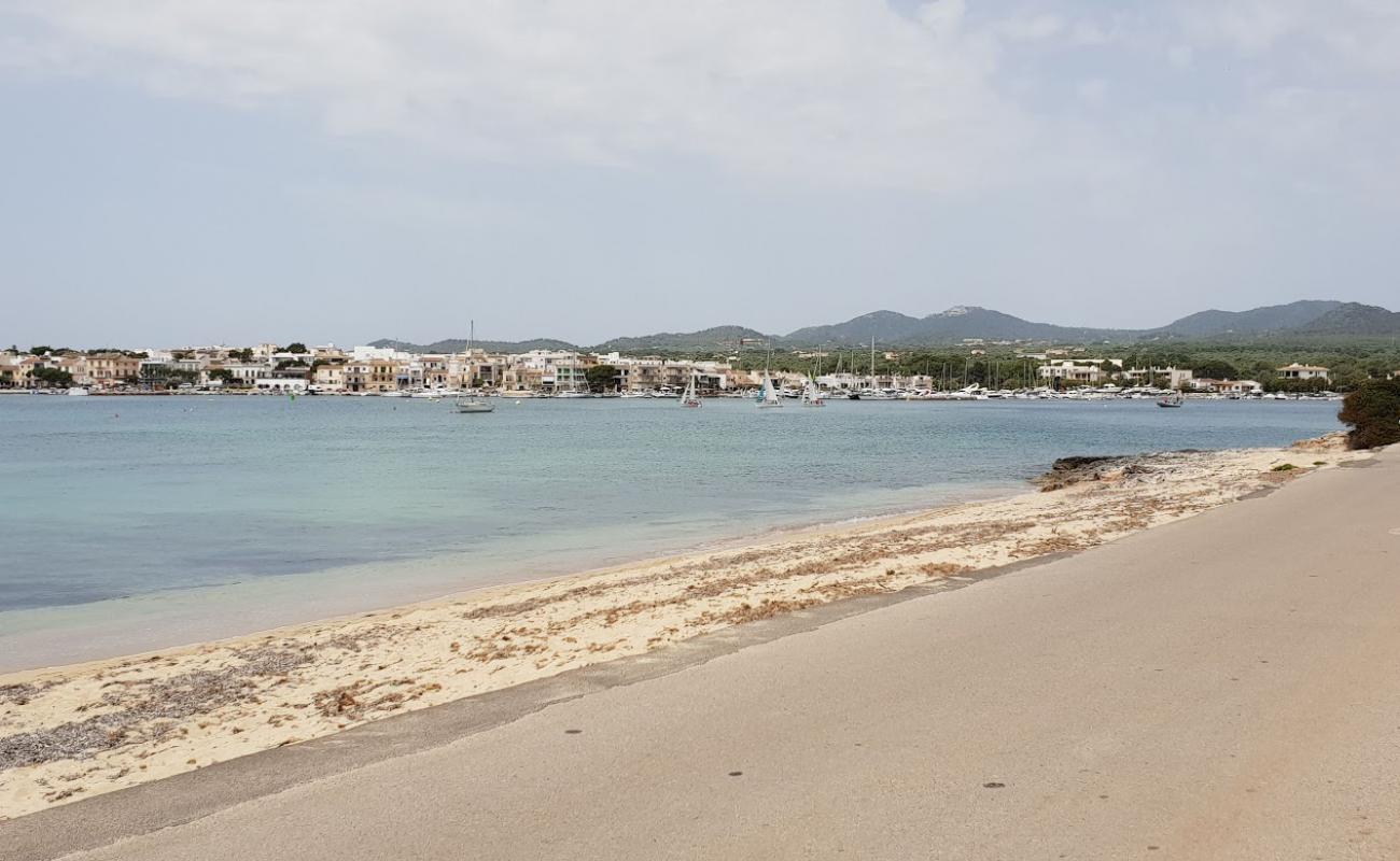 Фото Playa Arenal des Ases с светлый песок поверхностью