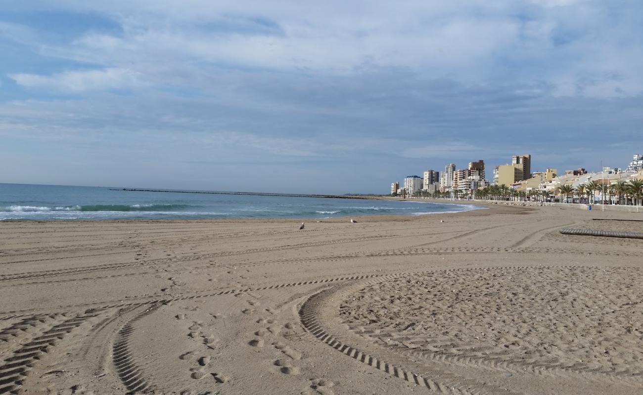 Фото Playa del Campello с светлый песок поверхностью