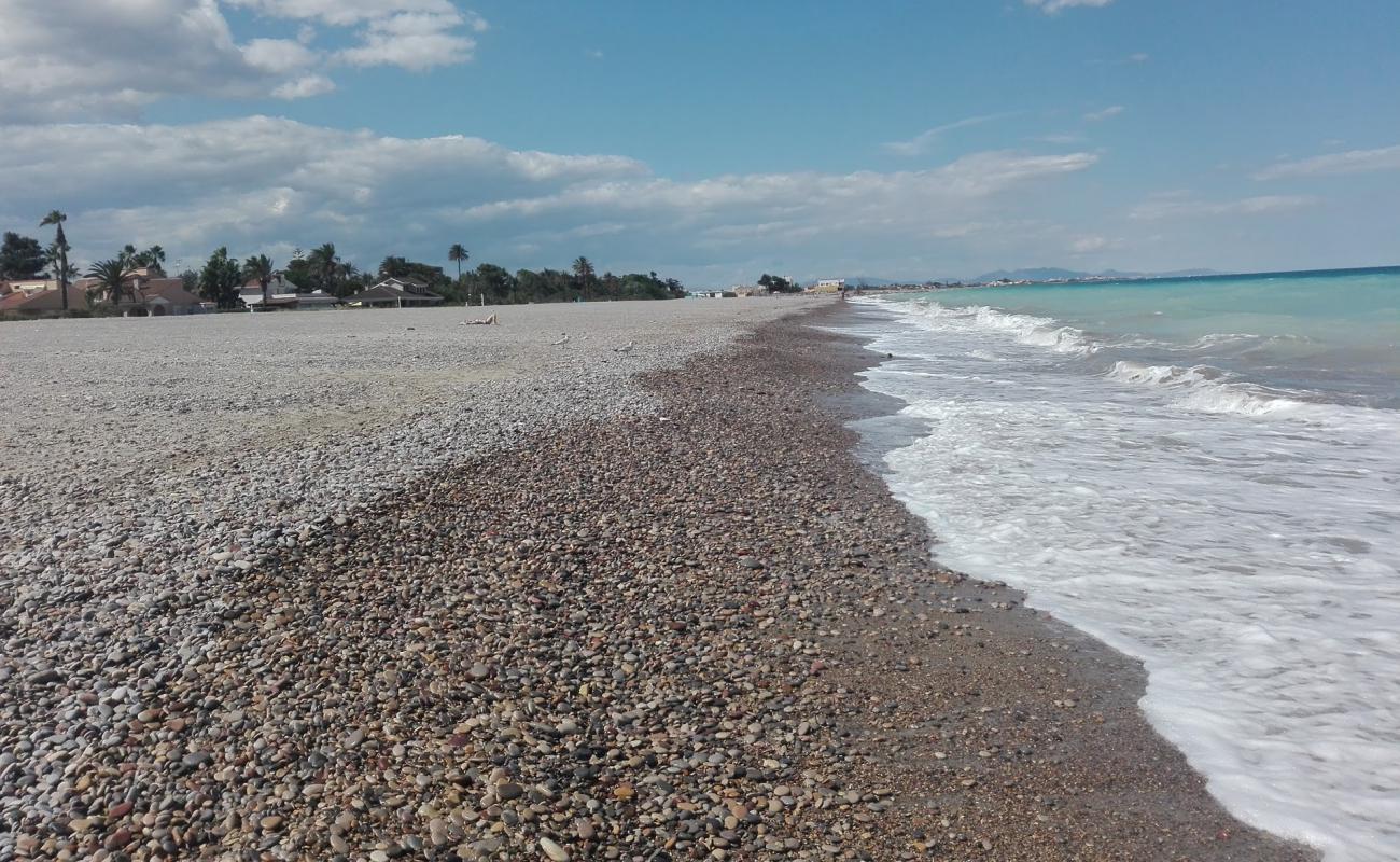 Фото Playa de Almarda с песок с галькой поверхностью