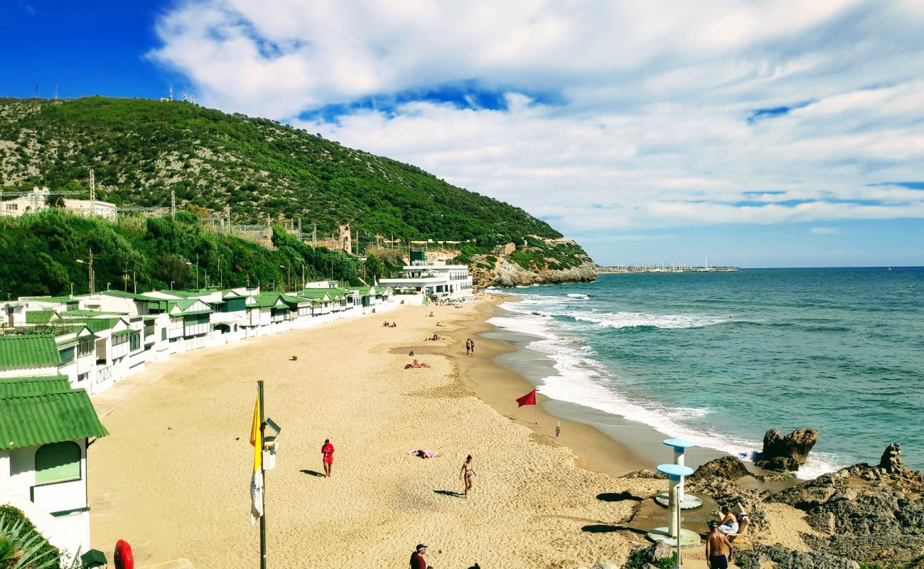 Фото Platja del Garraf с светлый песок поверхностью