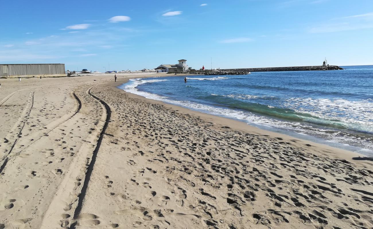 Фото Cabopino Beach с серый песок поверхностью