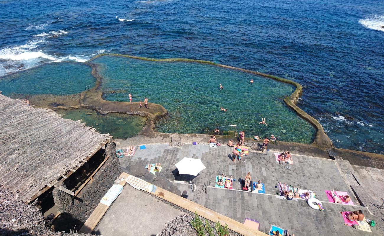 Фото Natural Pool La Maceta с бетон поверхностью