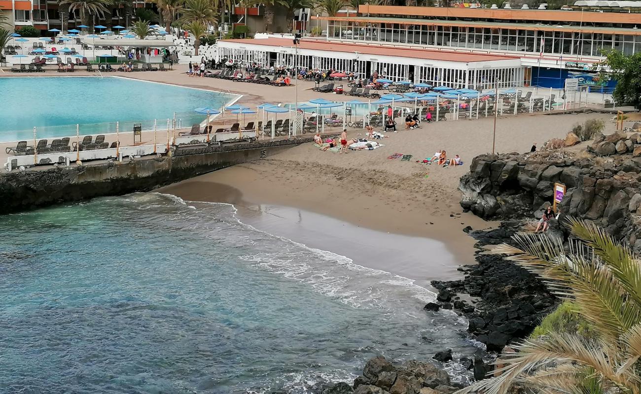 Фото Playa La Ballena с песок с камнями поверхностью