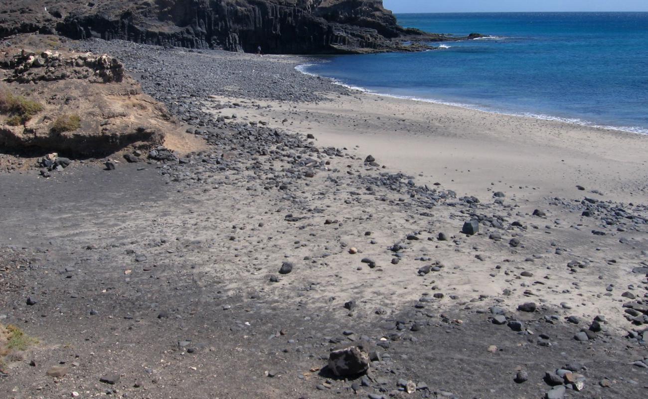 Фото Playa del Viento с светлый песок поверхностью