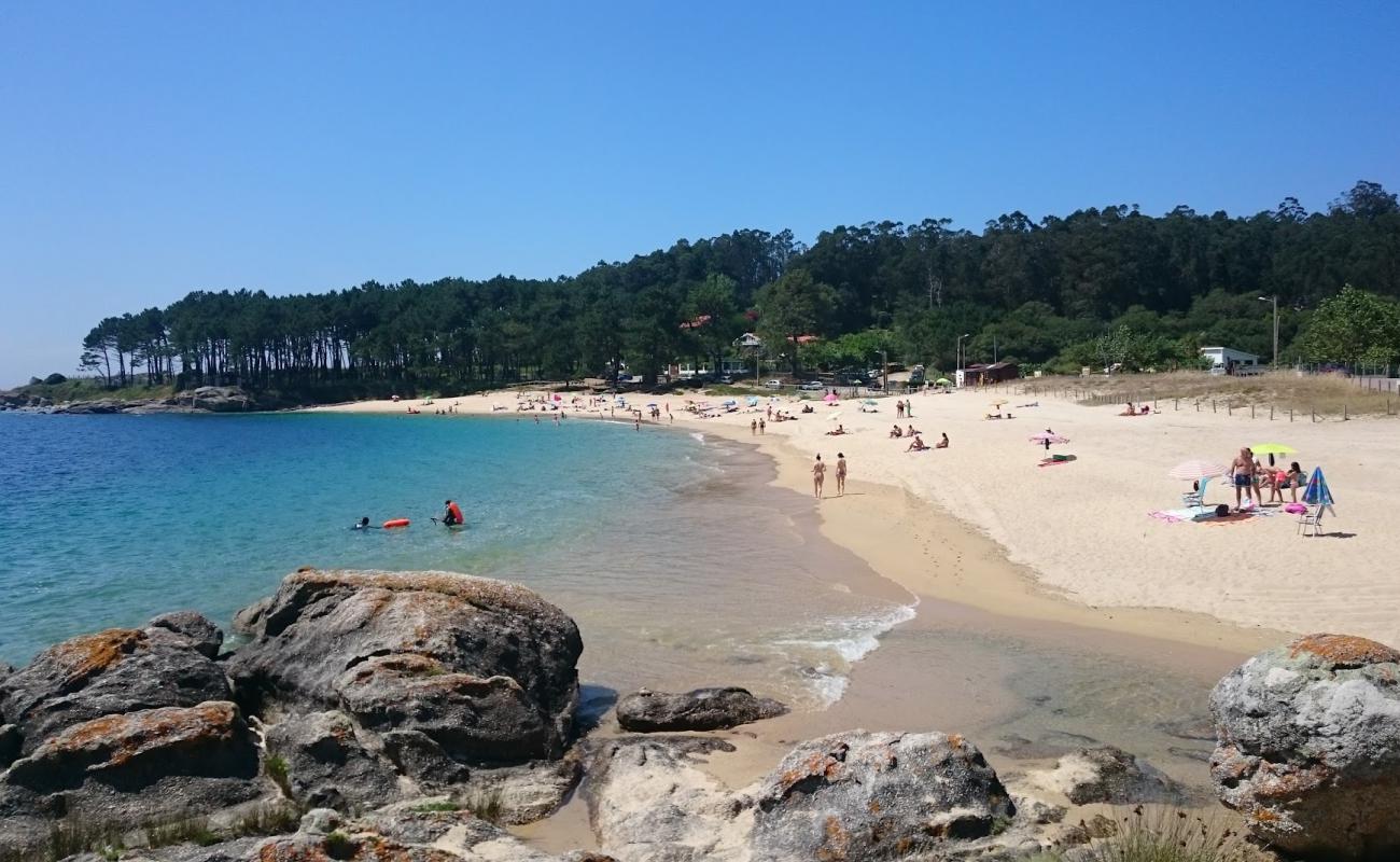 Фото Praia de Bon с светлый песок поверхностью