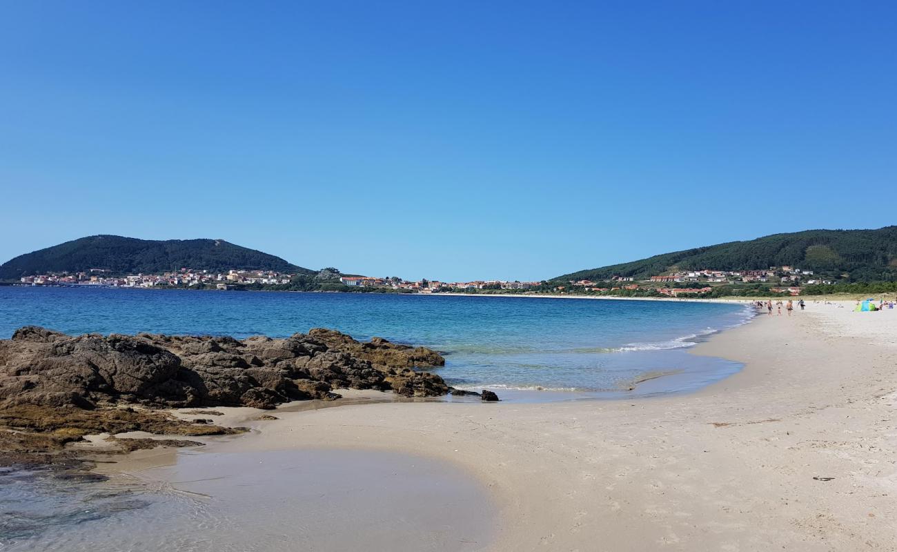 Фото Praia da Langosteira с белый чистый песок поверхностью