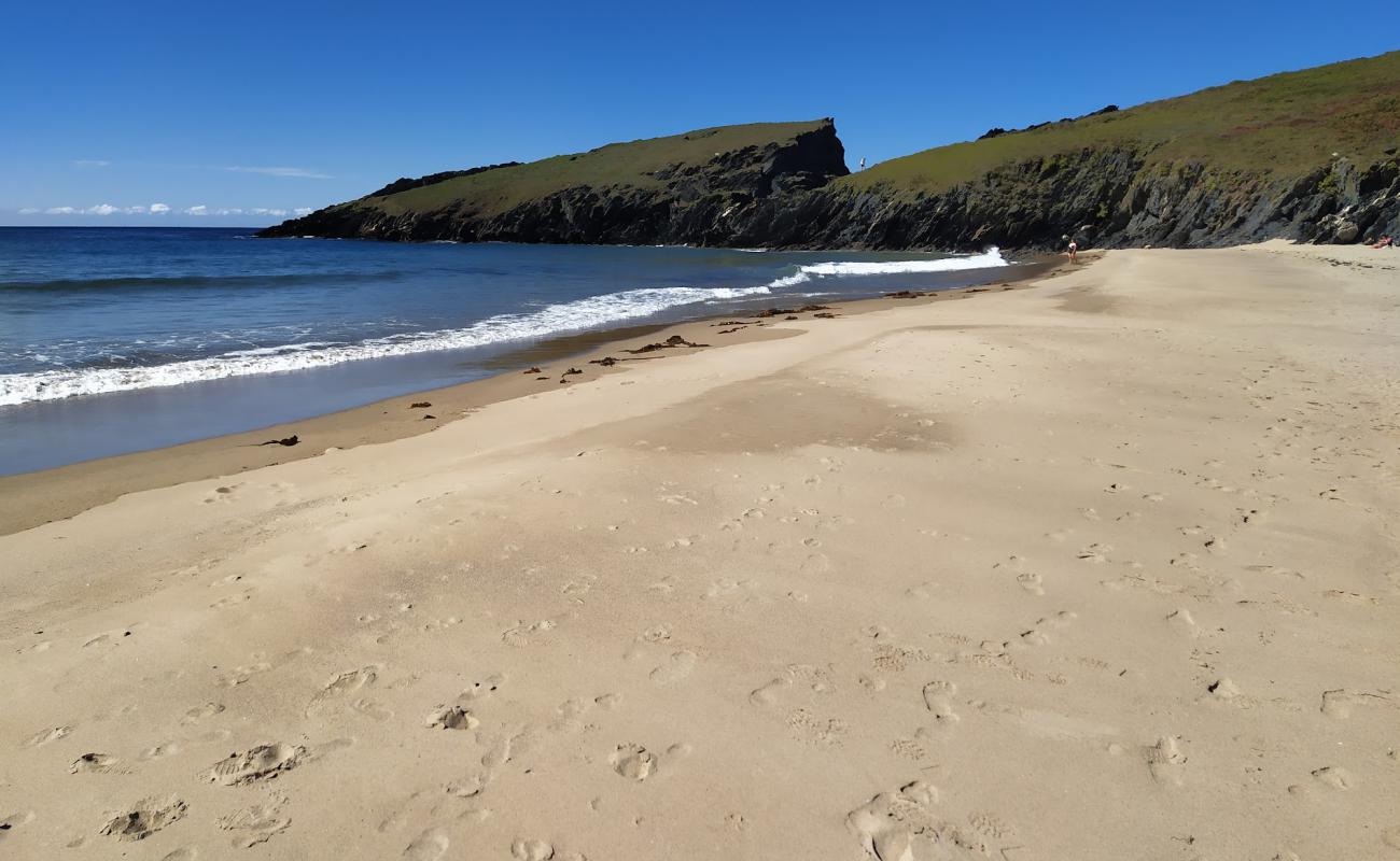 Фото Playa de Esteiro с золотистый песок поверхностью