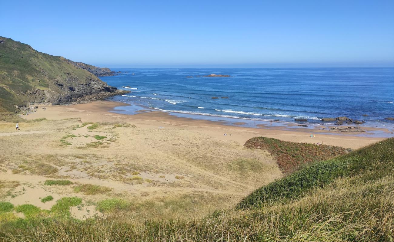 Фото Playa de Carniciega с светлый песок поверхностью