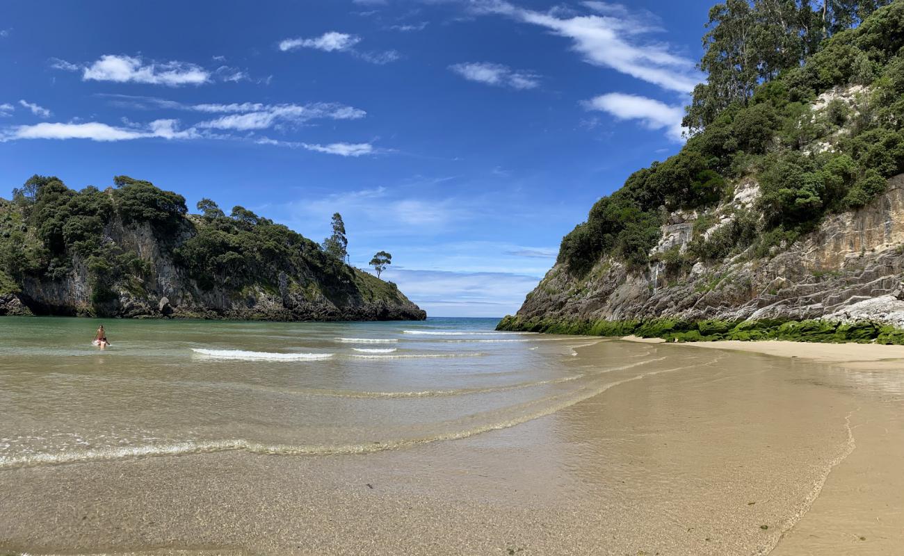 Фото Pechon Playa с песок с галькой поверхностью