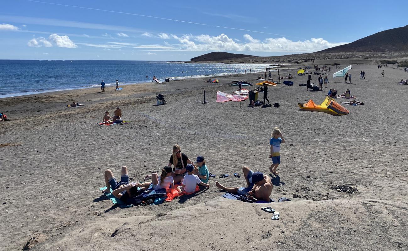 Фото Playa de Montana Roja с светлый песок поверхностью