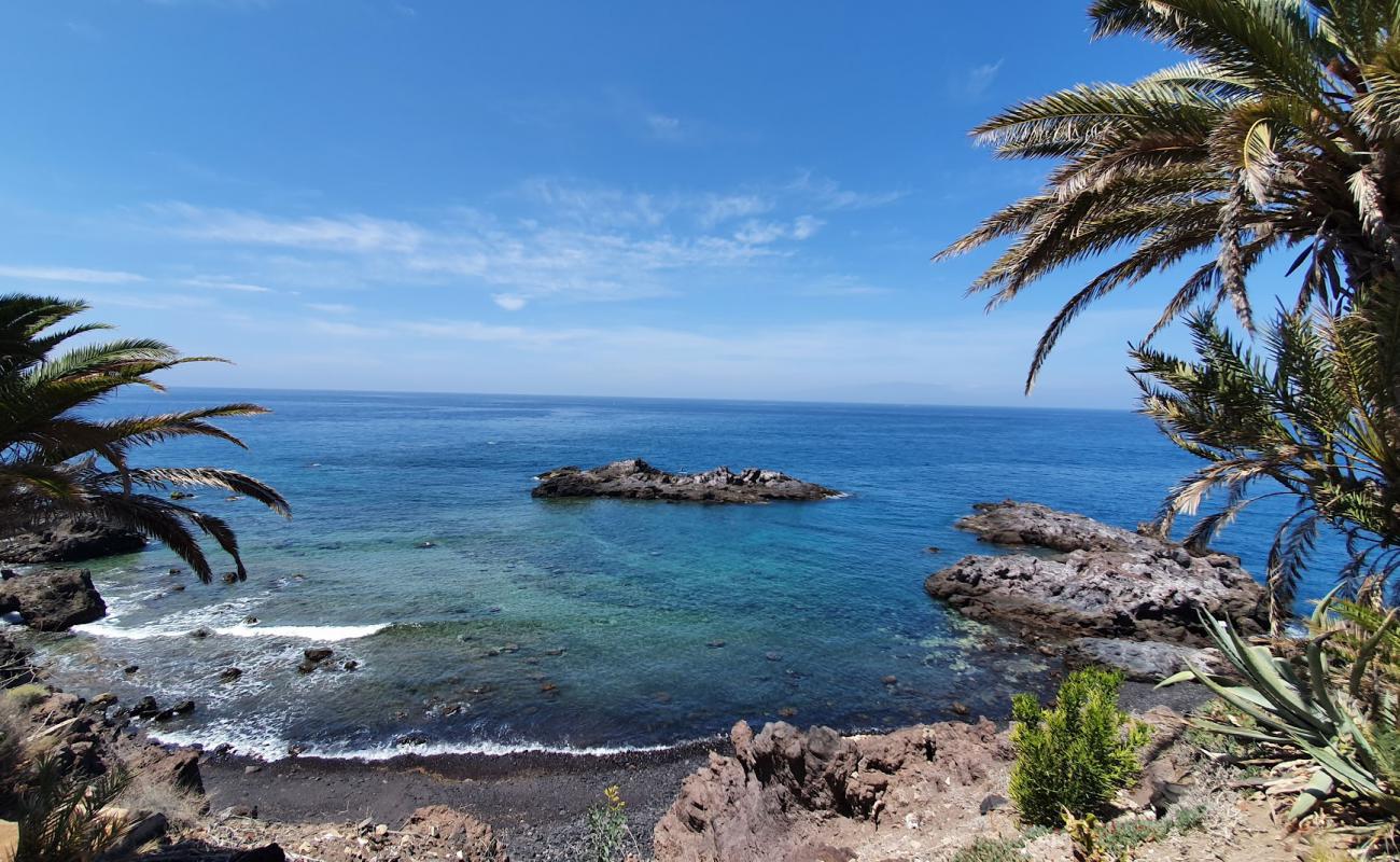 Фото Playa Baja Larga с серая галька поверхностью