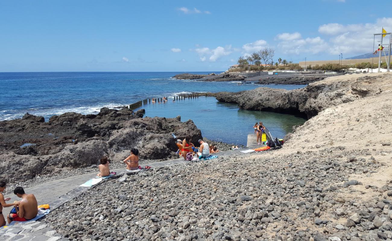 Фото Piscinas naturales Alcala Beach с камни поверхностью