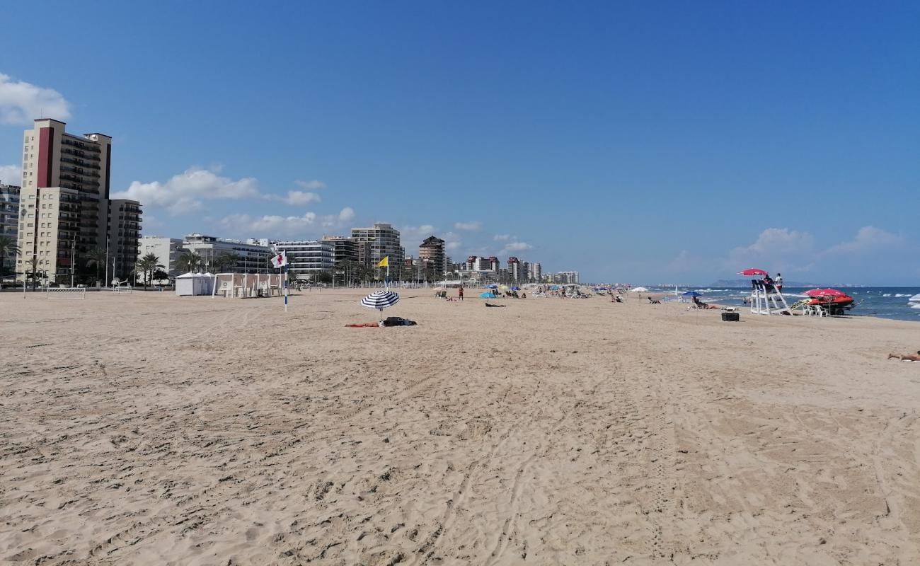 Фото Playa de San Antonio с светлый песок поверхностью