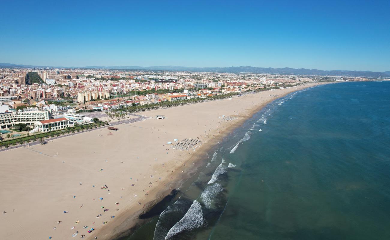 Фото Platja del Cabanyal с золотистый песок поверхностью