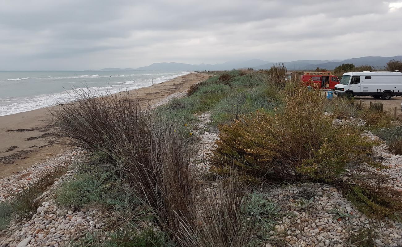 Фото Platja Sud de Torreblanca с песок с галькой поверхностью