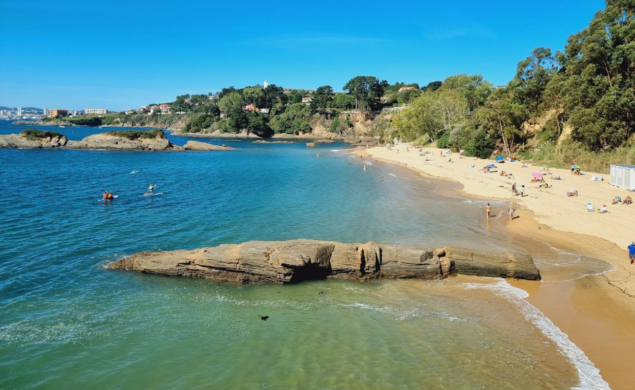 Фото Playa de Espineiro с светлый песок поверхностью