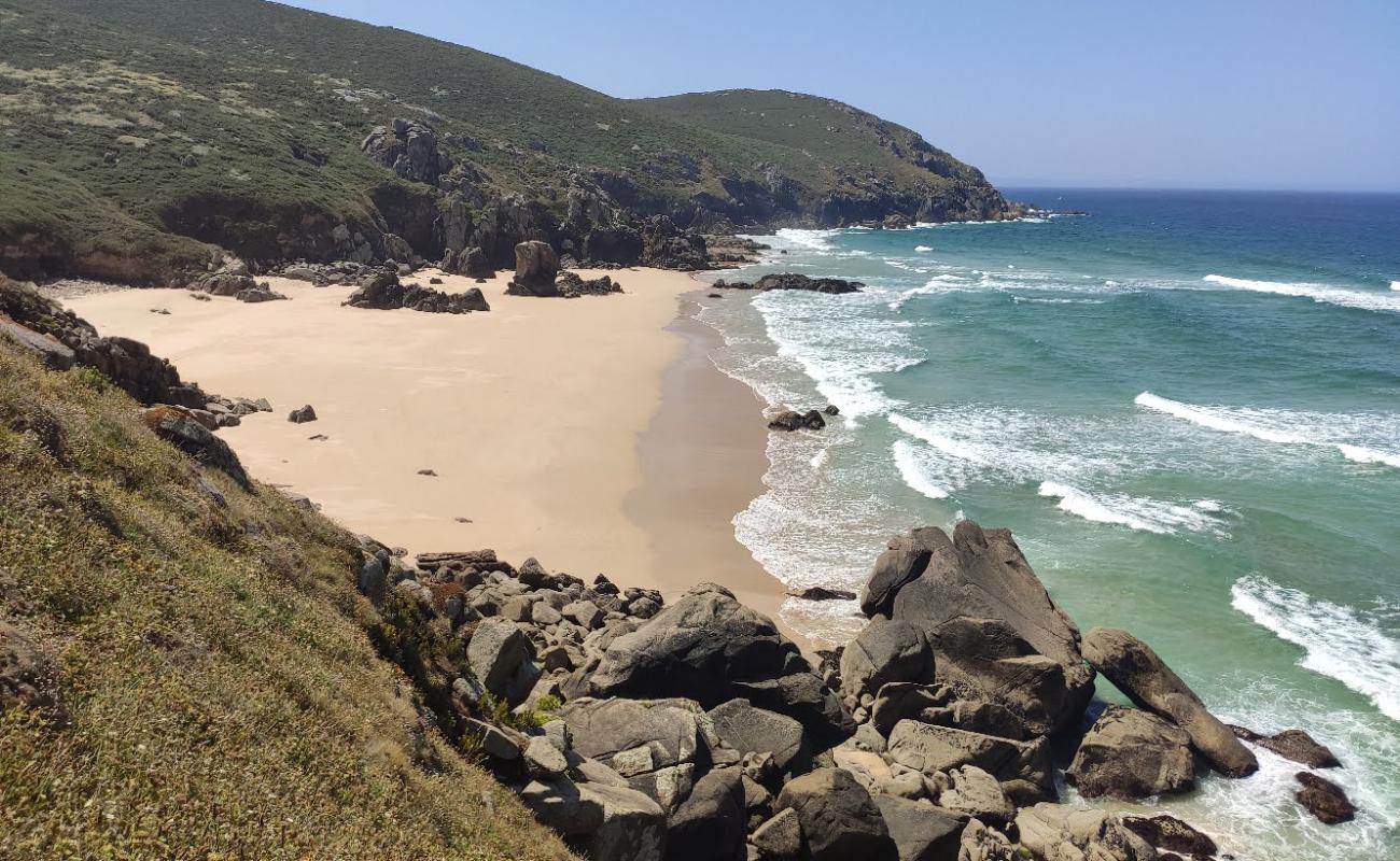 Фото Praia de Lumebo с светлый песок поверхностью