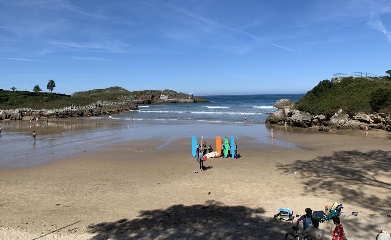 Фото Playa de las Camaras с светлый песок поверхностью