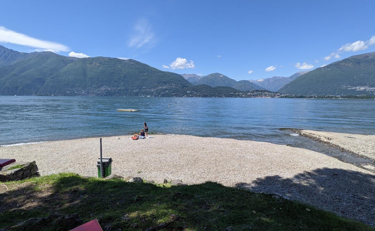 Фото Bagno Spiaggia di Gerra Gambarogno с светлая галька поверхностью