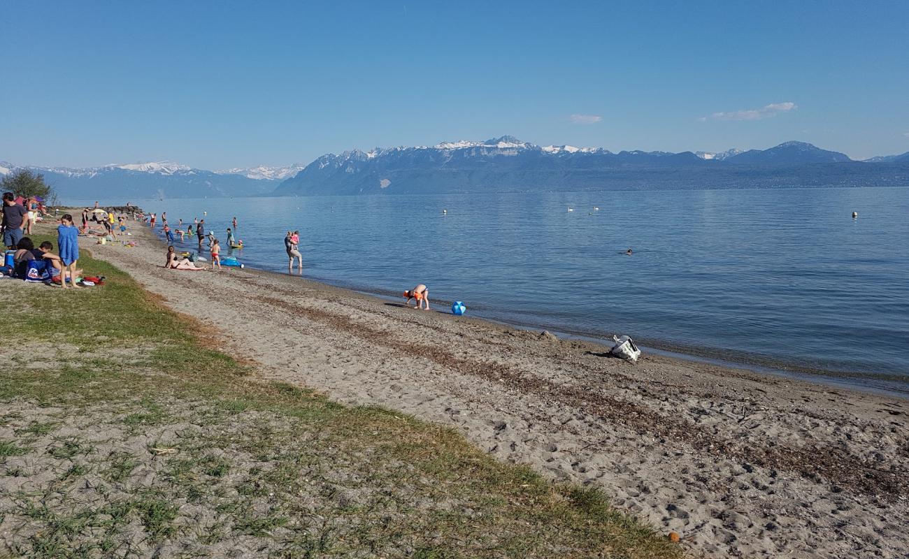 Фото Plage de St.-Sulpice с серая чистая галька поверхностью