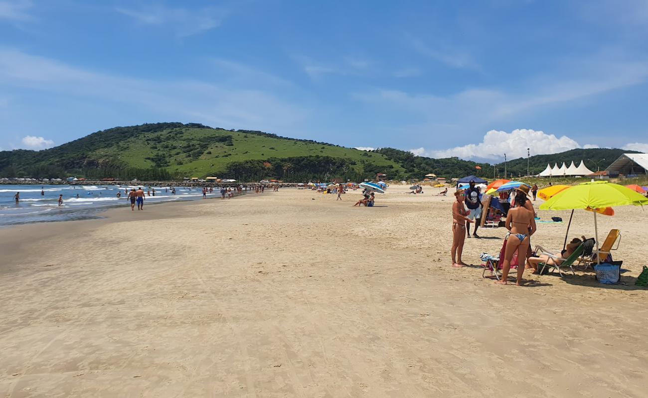 Фото Praia do Mar Grosso с золотистый песок поверхностью