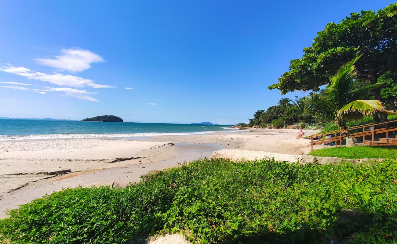 Фото Praia do Canajure II с светлый песок поверхностью