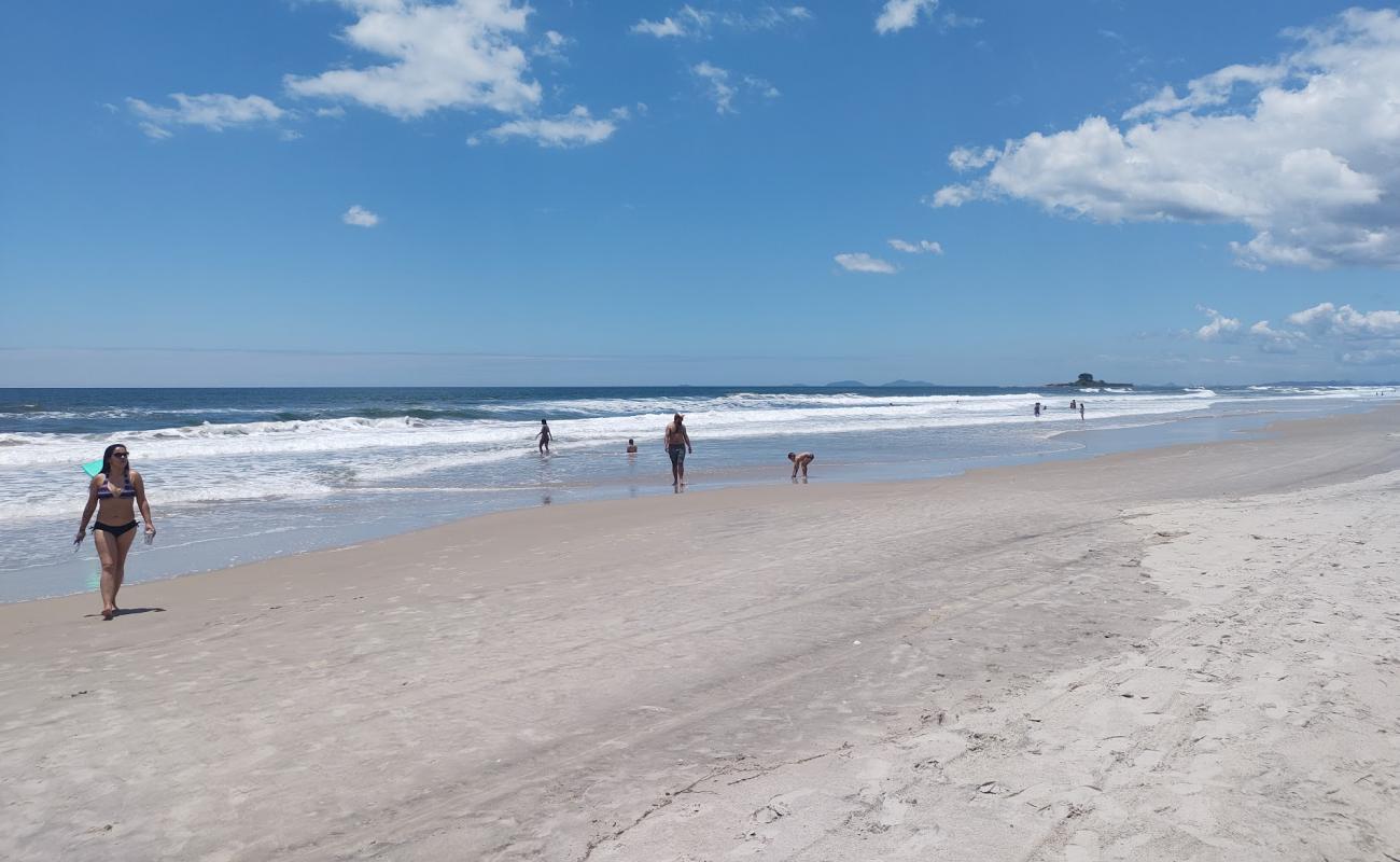 Фото Praia de Balneario Coroados с золотистый песок поверхностью