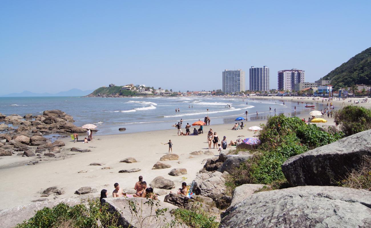 Фото Praia do Sonho с золотистый песок поверхностью