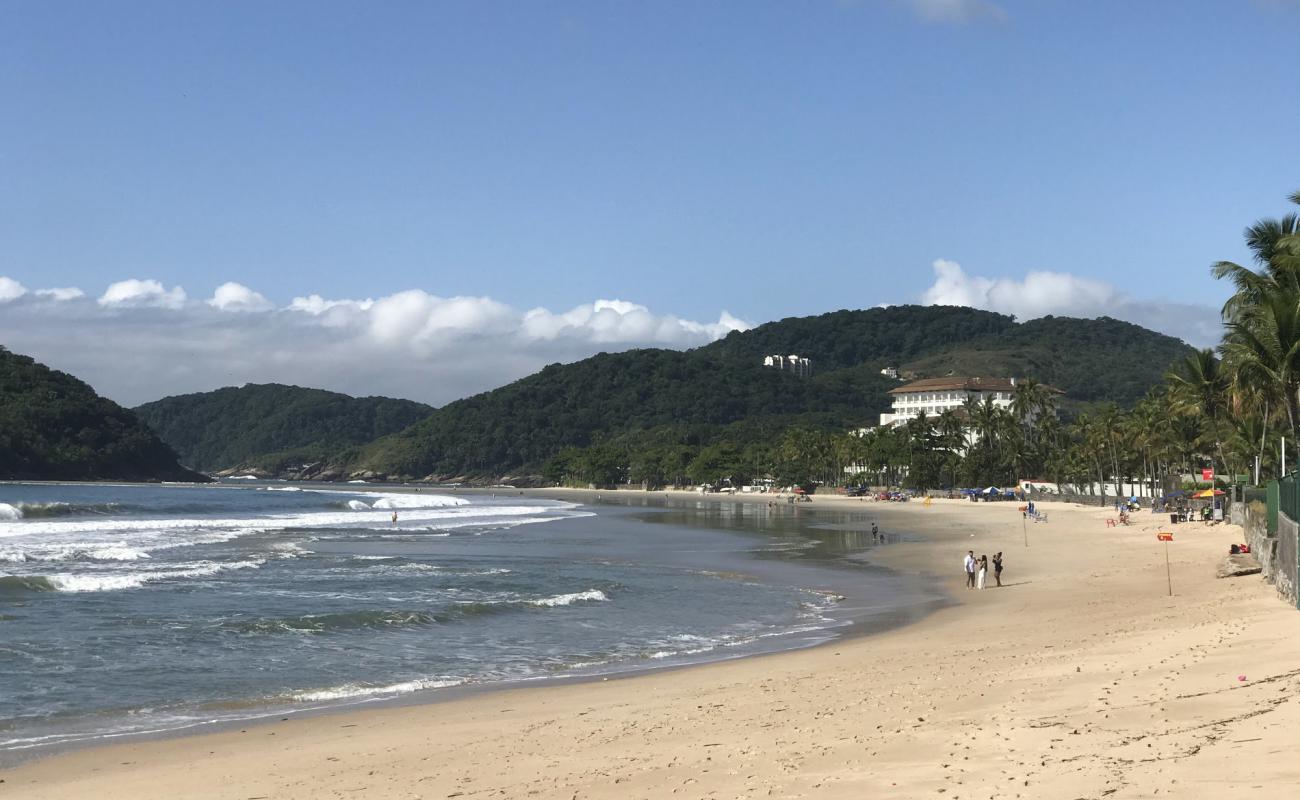 Фото Praia de Pernambuco с золотистый песок поверхностью