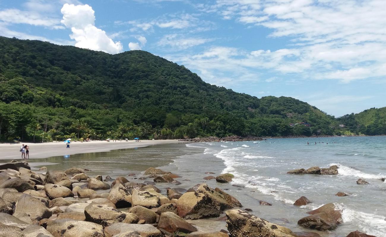 Фото Praia Preta da Costa do Sul с золотистый песок поверхностью