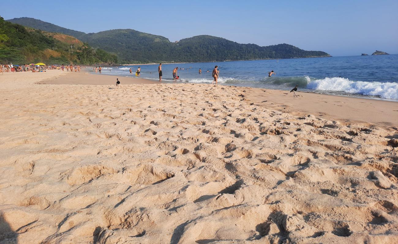 Фото Santiago Beach с золотистый песок поверхностью