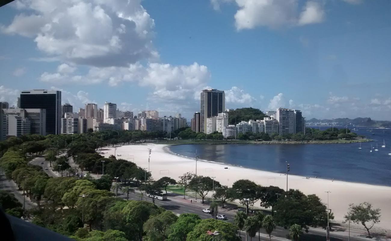 Фото Praia de Botafogo с золотистый песок поверхностью