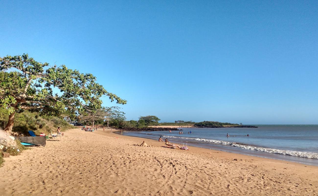 Фото Praia Boca da Baleia с светлый песок поверхностью