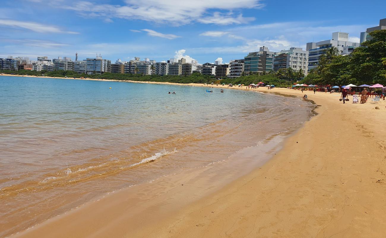 Фото Praia de Peracanga с светлый песок поверхностью