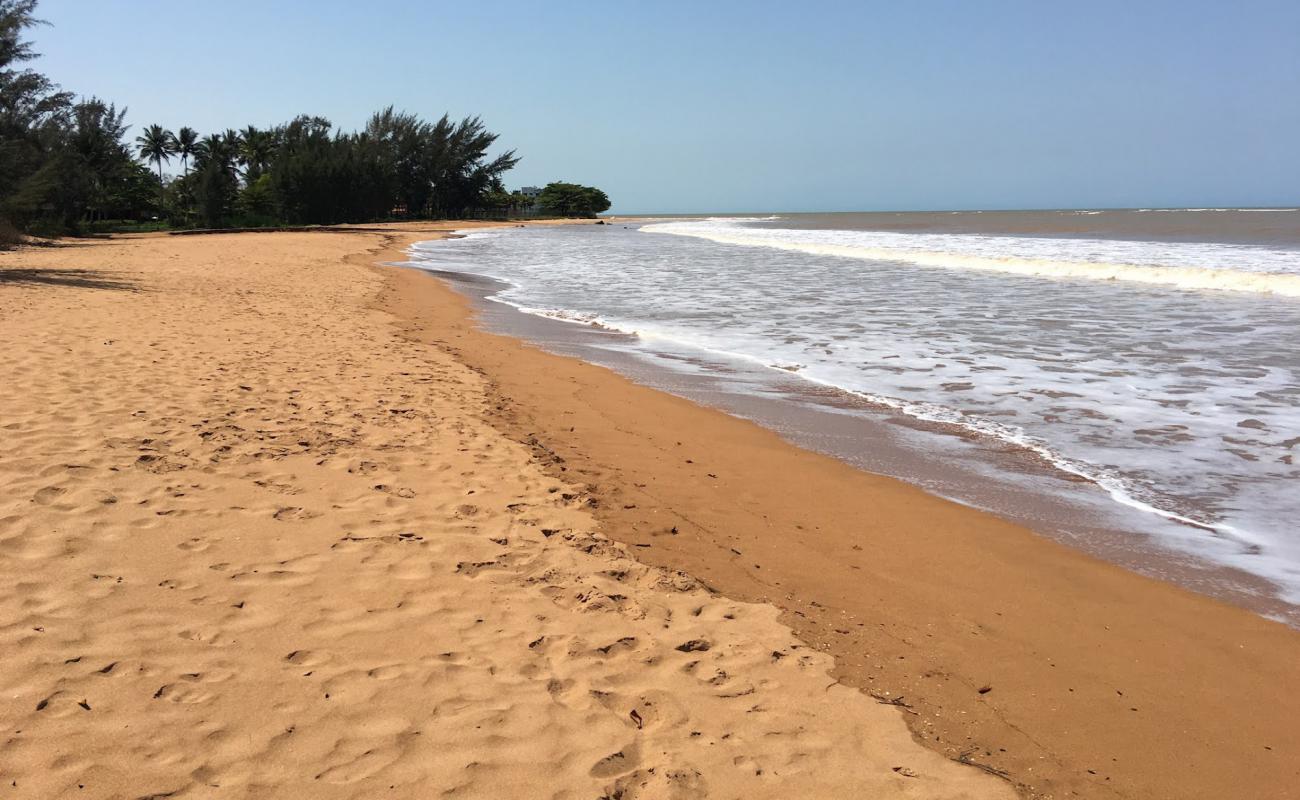 Фото Praia Formosa с светлый песок поверхностью