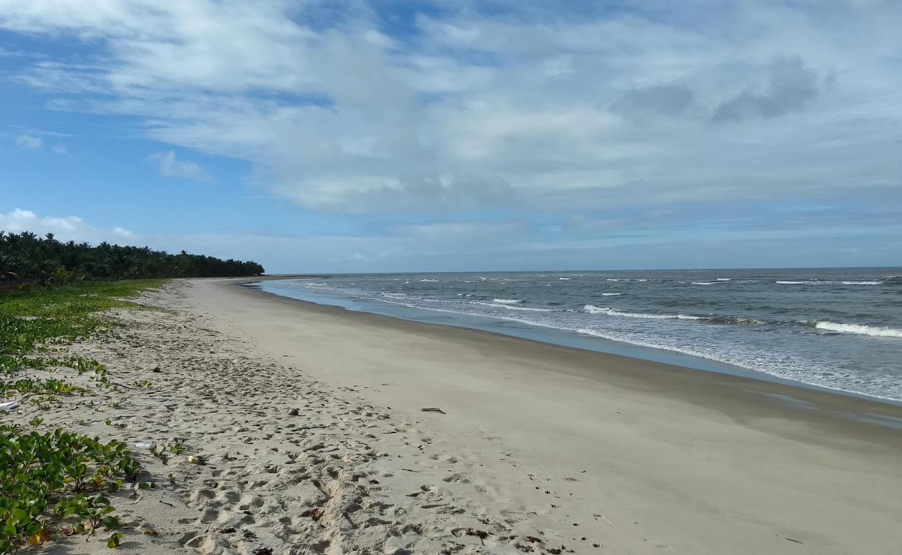 Фото Praia de Santo Antonio - Santa Cruz Cabralia с золотистый песок поверхностью